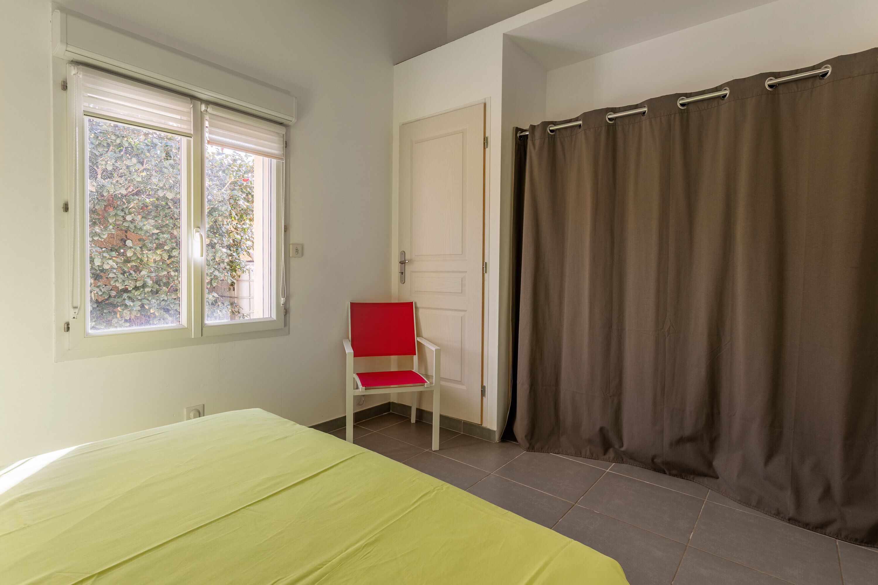 1 chambre, fer et planche à repasser, Wi-Fi gratuit, draps fournis