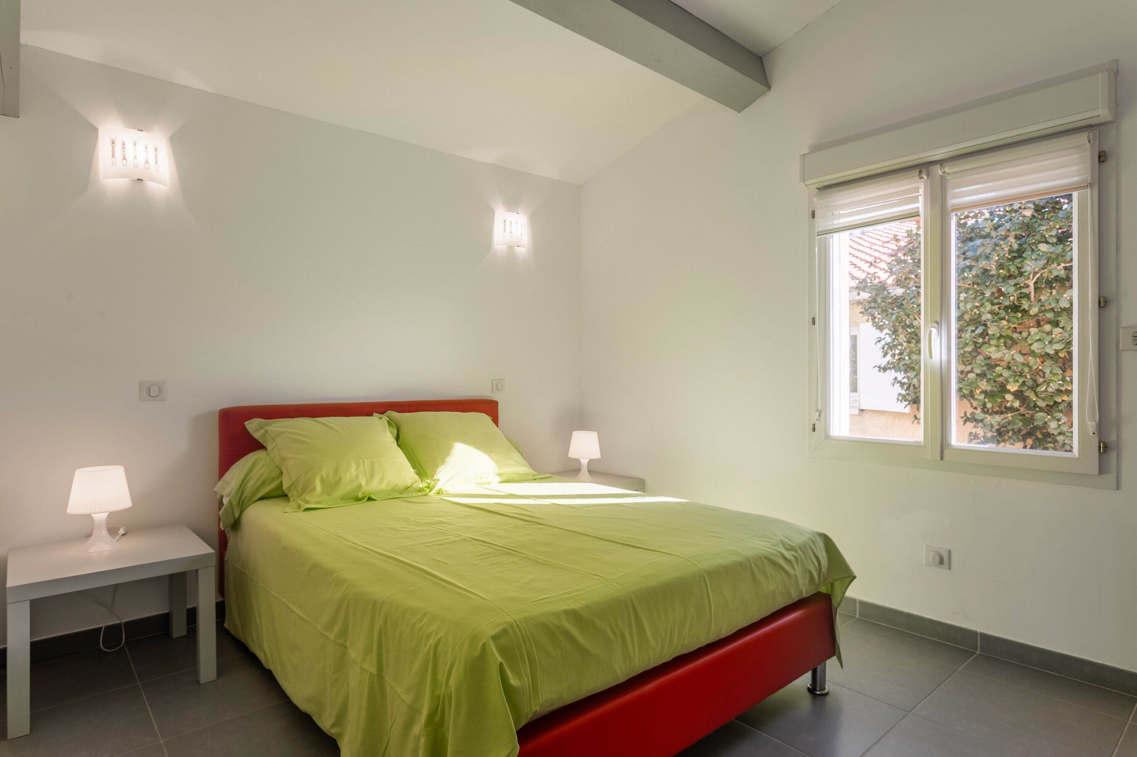 1 habitación, tabla de planchar con plancha, wifi gratis y ropa de cama 