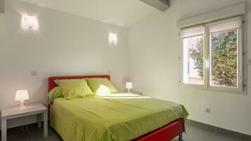 1 chambre, fer et planche Ă repasser, Wi-Fi gratuit, draps fournis