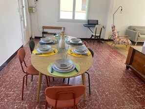 Dining - A house with an attached fully equipped studio, air-conditioned (CANET PLAGE)