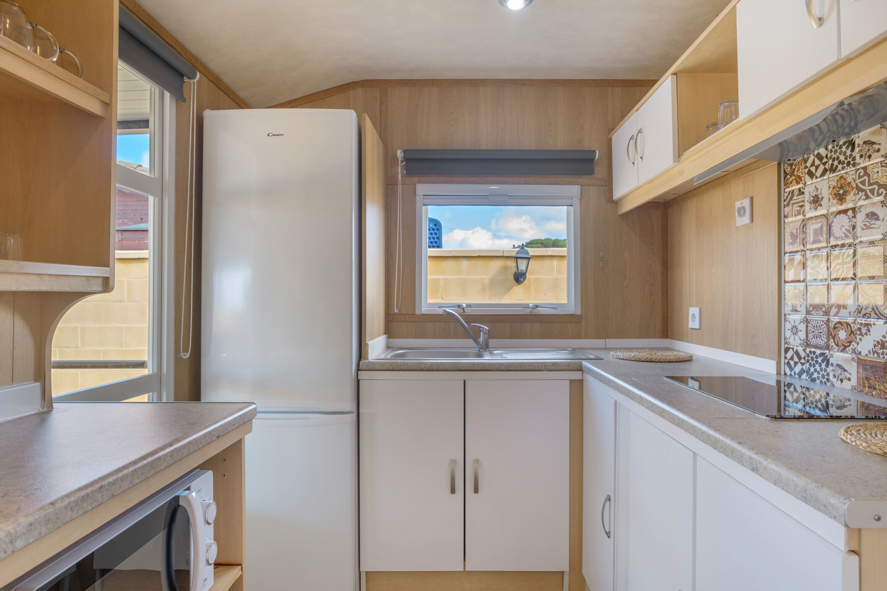 Refrigerador, microondas, horno y lavavajillas 