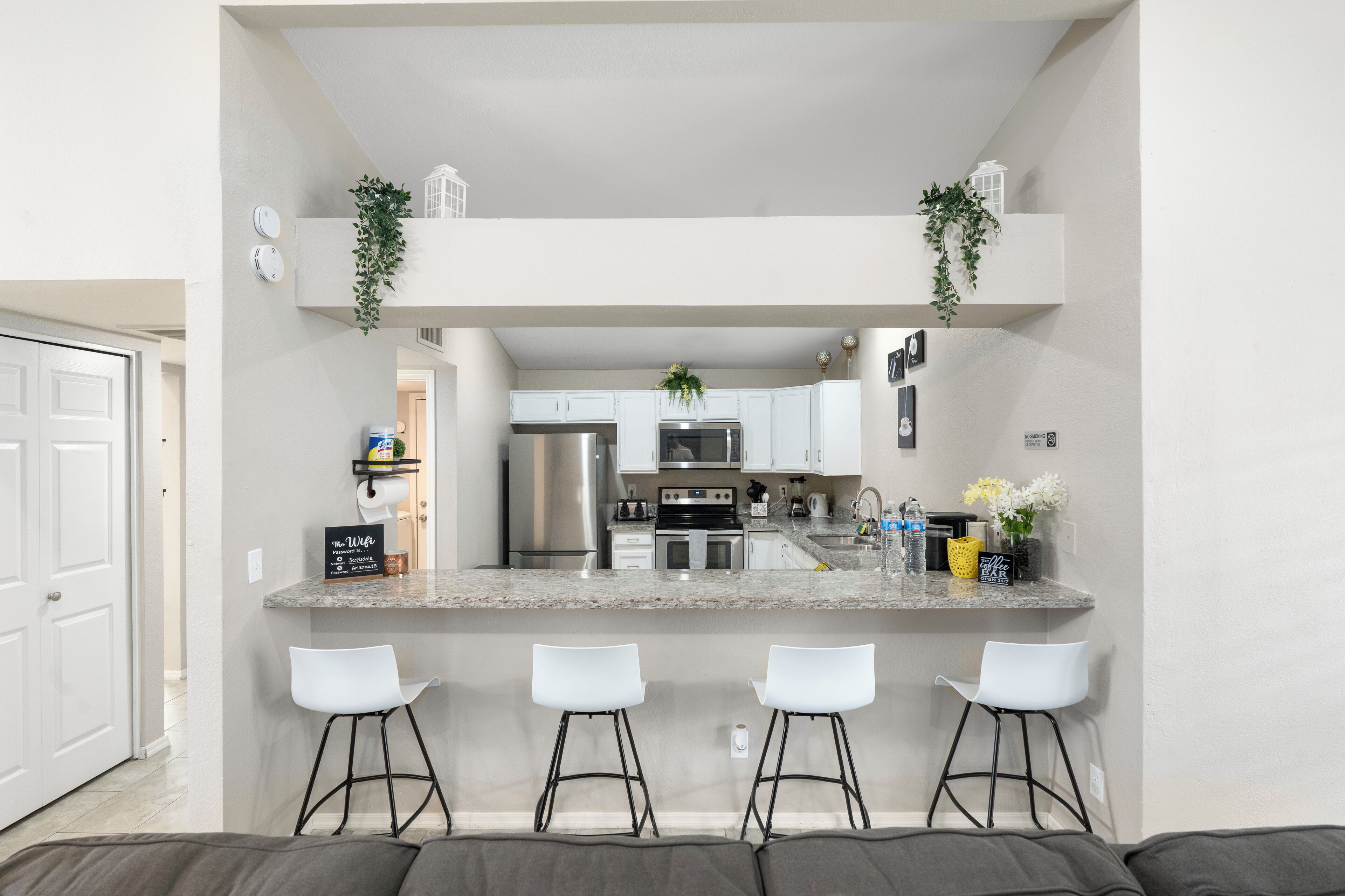 冰箱、微波炉、烤箱、炉灶