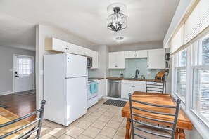 Fridge, microwave, oven, stovetop - Close to 3 stadiums - 2K sqft home with 2 living rooms, game room, fenced yard (Kansas City)