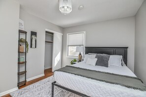 4 bedrooms, desk, travel cot, free WiFi