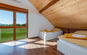 4 chambres, fer et planche à repasser, lit parapluie, Wi-Fi gratuit