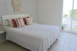 2 soverom, strykejern/-brett, reiseseng for barn og wi-fi