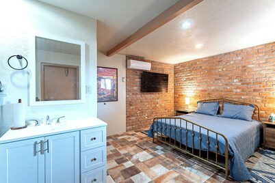 Casita Serena: Cozy Studio Near Gem Show & Downtown