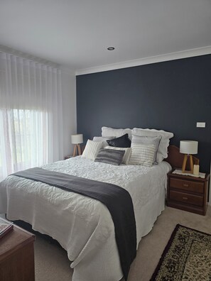 2 Schlafzimmer, Schreibtisch, Bügeleisen/Bügelbrett, kostenloses WLAN