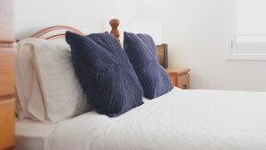 3 slaapkamers, een strijkplank/strijkijzer, gratis wifi, beddengoed