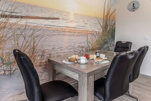 Outdoor dining - 50165 Apartment Seestern - Small, but totally romantic: On approx. 45 sqm (Carolinensiel)