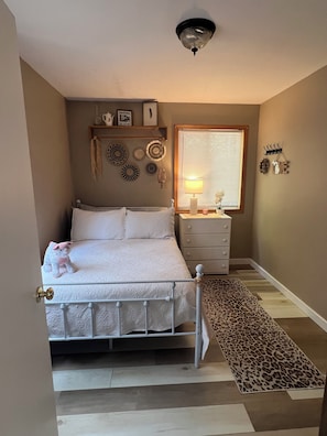 2 chambres, fer et planche à repasser, Wi-Fi, draps fournis