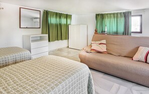 3 bedrooms, free WiFi, bed sheets