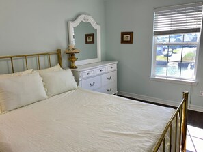 3 dormitorios, tabla de planchar con plancha, wifi gratis y ropa de cama