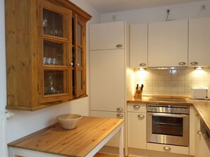 Réfrigérateur, four, plaque de cuisson, lave-vaisselle