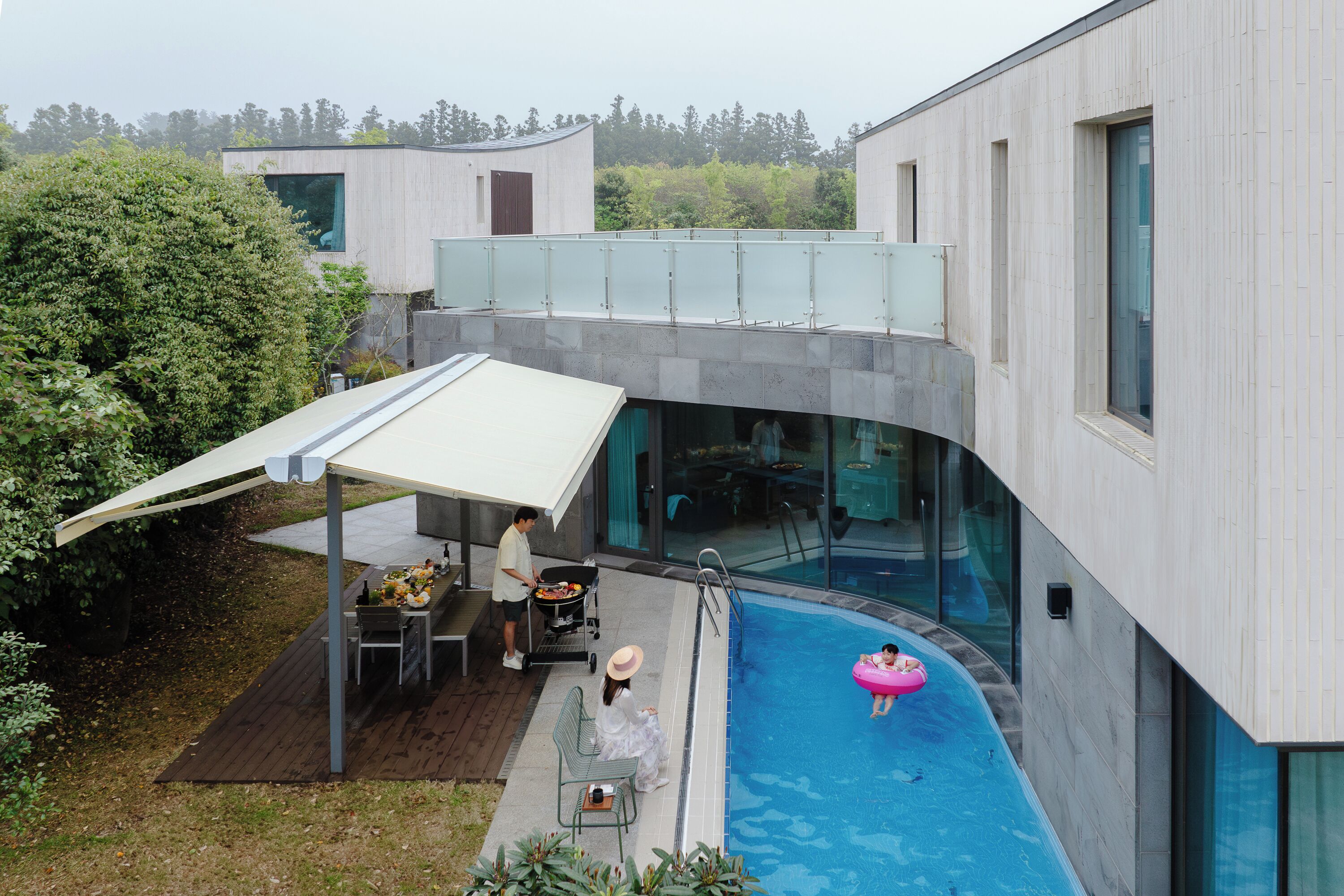 BBQ Pool Suite | Daunenbettdecken, Verdunkelungsvorhänge, Bügeleisen/Bügelbrett