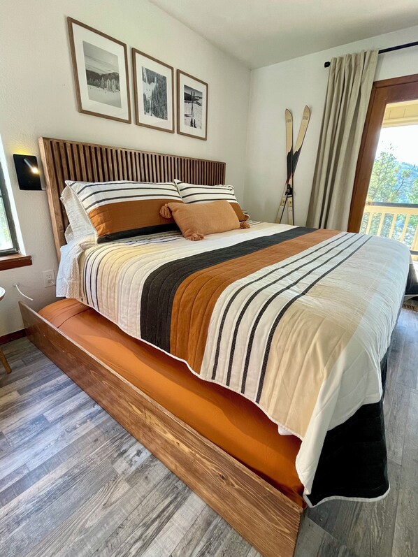 4 bedrooms, in-room safe, desk, iron/ironing board
