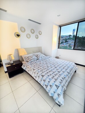 2 habitaciones, tabla de planchar con plancha y wifi gratis 