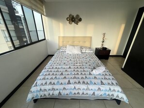 2 habitaciones, tabla de planchar con plancha y wifi gratis 