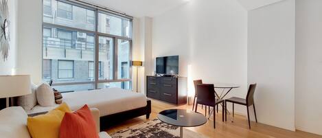 Iron/ironing board, free WiFi, bed sheets