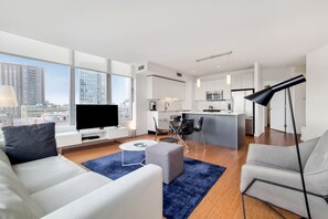 Unclassified image, 4 of 10, button