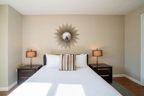 1 habitación, tabla de planchar con plancha, wifi gratis y ropa de cama 