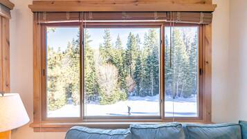 Condo, 2 Bedrooms | Living area