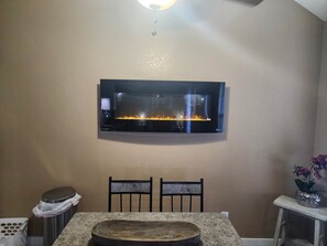 Dining - 2BR Cozy Condo ~ Centrally Located (FC27-6) (Branson)