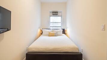 1 bedroom, iron/ironing board, free WiFi