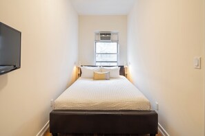 1 bedroom, iron/ironing board, free WiFi