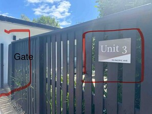 Property grounds - PA3 Noosa, Sunshine Beach,private courtyard (Sunshine Beach)