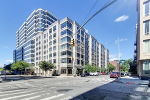 Exterior - Stunning Greenwich Village Studio with Amenities (New York)