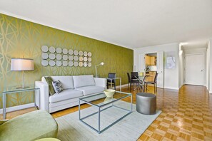 Unclassified image, 2 of 6, button