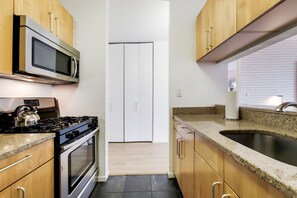 Unclassified image, 3 of 8, button