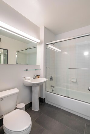 Unclassified image, 3 of 7, button