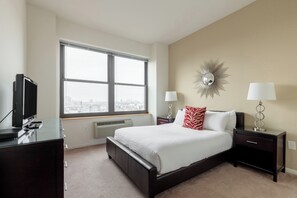 1 bedroom, iron/ironing board, free WiFi, bed sheets - Modern 1 Bedroom 20 Minutes to Midtown NYC (Jersey City)