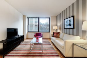 Living area - Modern Jersey City One Bed in Luxury Building (Jersey City)