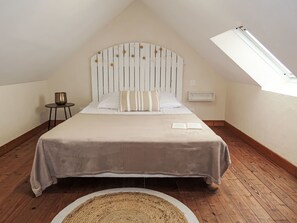 3 bedrooms, desk, Internet - La Fée Margot by Interhome (Saint-Glen)