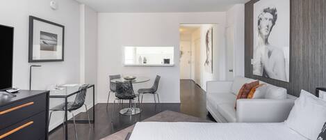 Iron/ironing board, free WiFi, bed sheets