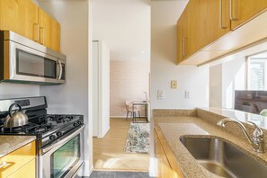 Unclassified image, 4 of 8, button