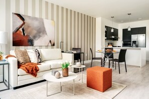 Unclassified image, 2 of 7, button