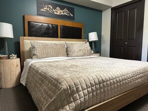 1 bedroom, in-room safe, desk, iron/ironing board