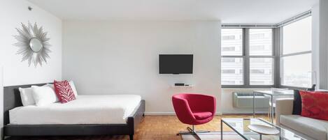 Iron/ironing board, free WiFi, bed sheets