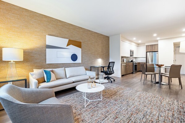 Unclassified image, 1 of 8, button