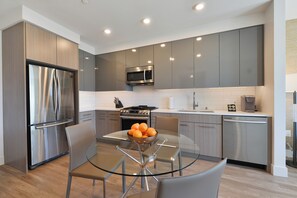 Unclassified image, 4 of 10, button