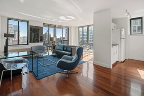 Uklassifisert bilde, 2 av 12, knapp