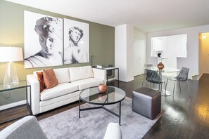 Unclassified image, 5 of 8, button