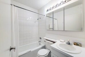 Unclassified image, 5 of 7, button