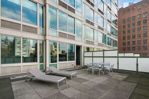 Outdoor dining - Chelsea One Bedroom with Large Private Terrace (New York)
