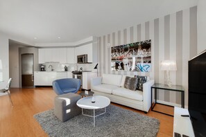 Luokittelematon kuva, 3 kautta 6, painike