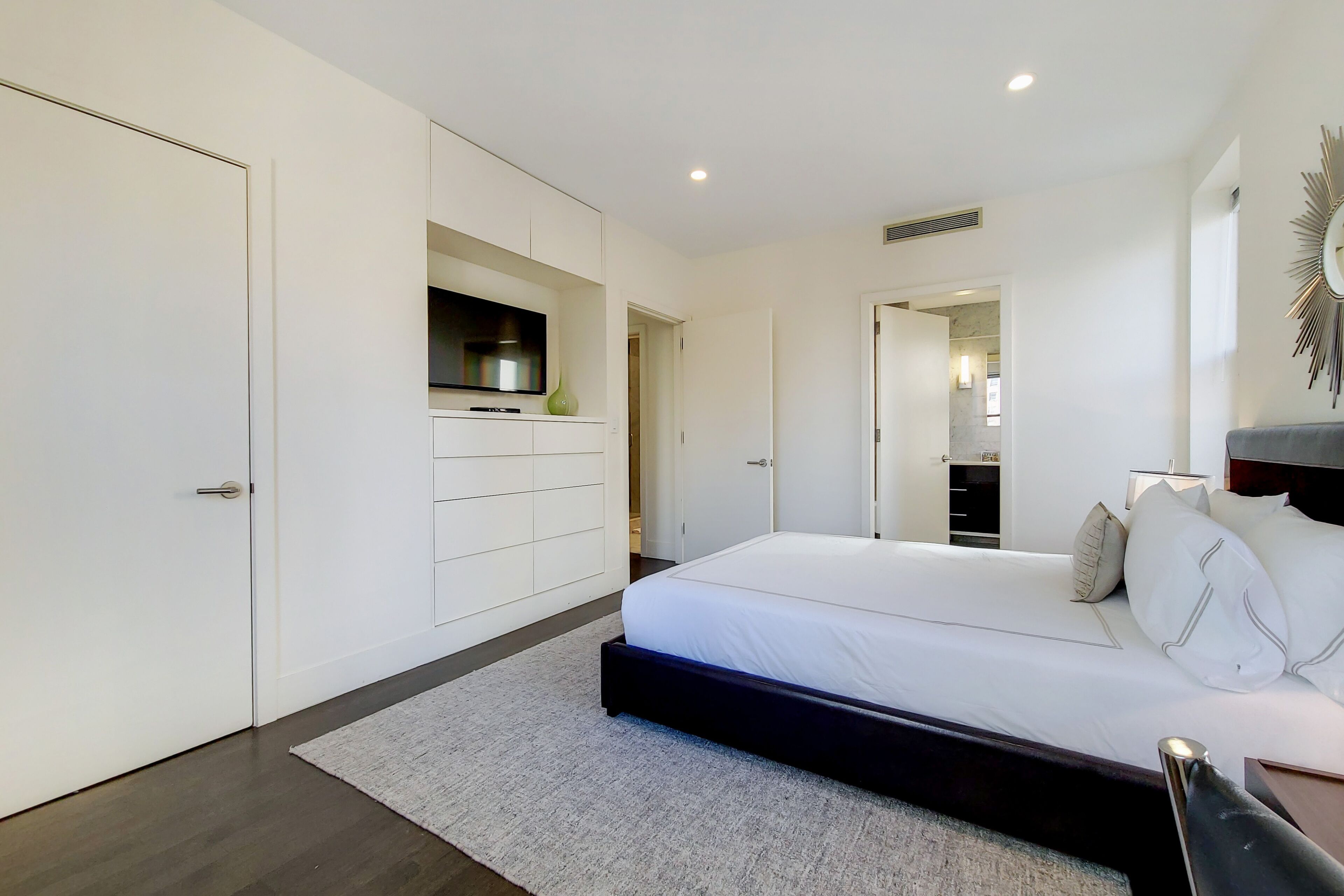 2 多间卧室、熨斗/熨衣板、免费 WiFi